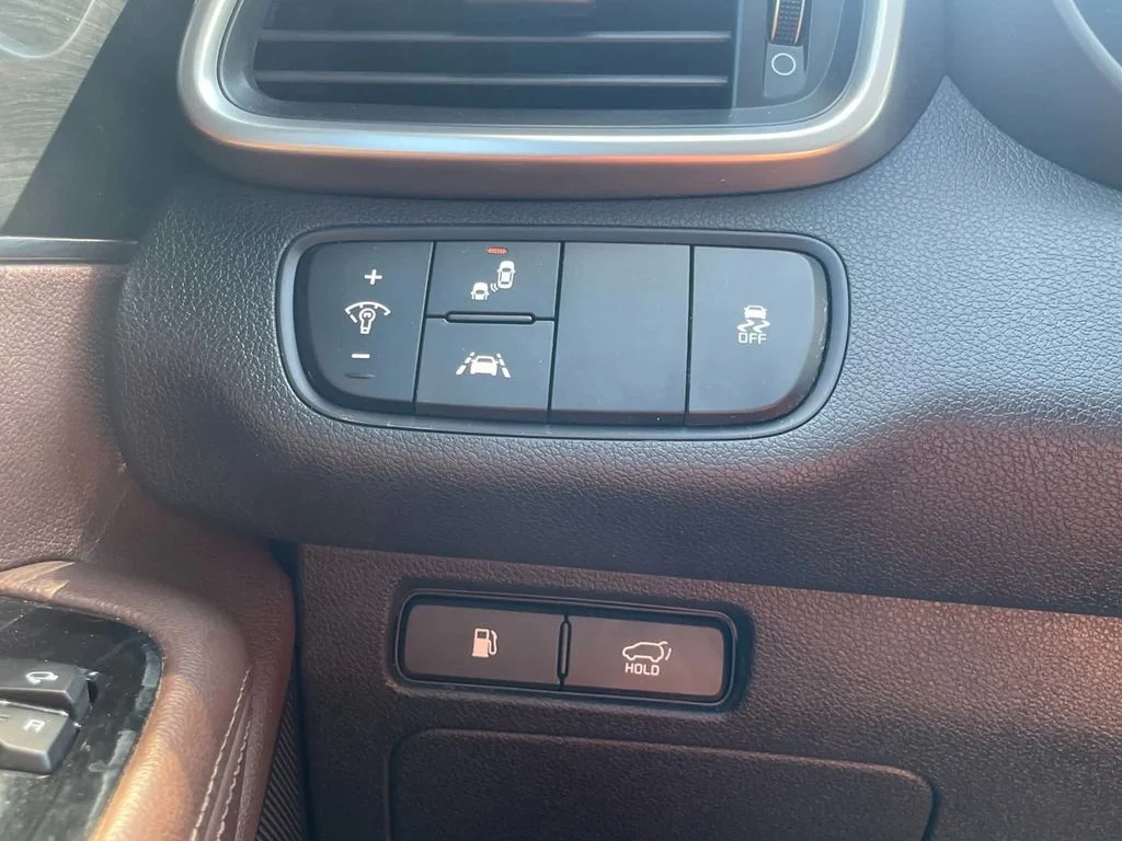 Used 2020 Black Kia SX image 15