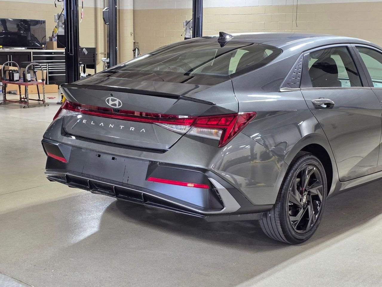 New 2026 Amazon Gray Hyundai SEL Sport image 11