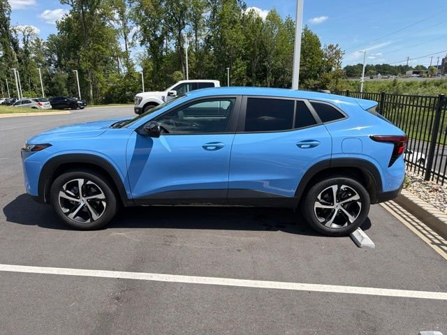 Used 2024 Blue Chevrolet 1RS image 3