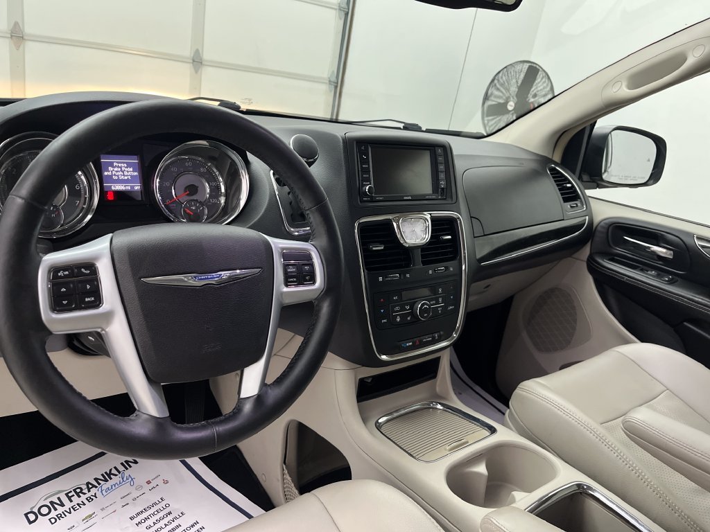 Used 2014 Gray Chrysler Touring-L image 14