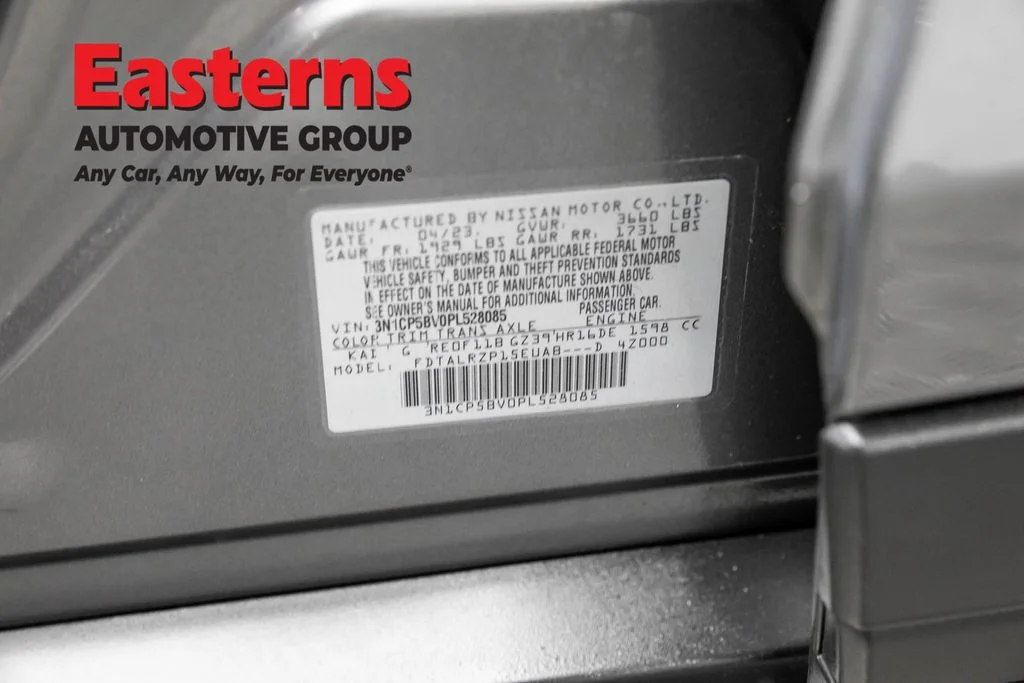 Used 2023 Gray Nissan S image 33