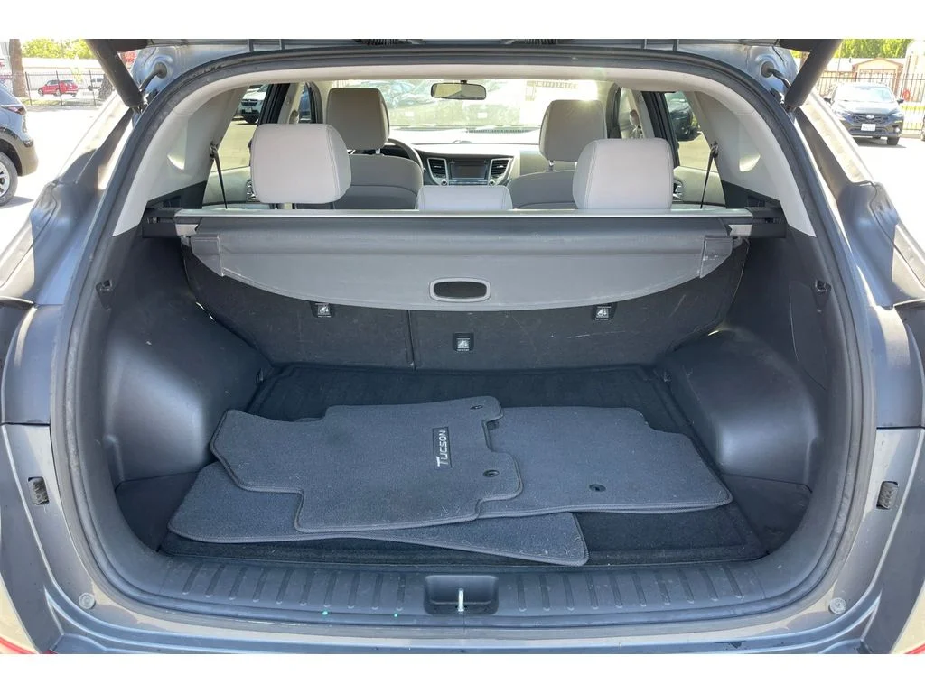 Used 2017 Coliseum Gray Hyundai Sport image 18