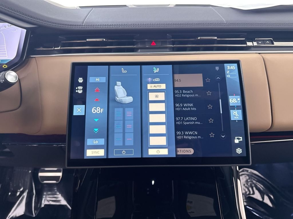 New 2027 Santorini Black Land Rover Dynamic SE image 17