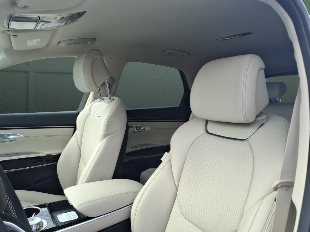 New 2027 White Genesis 2.5T image 15