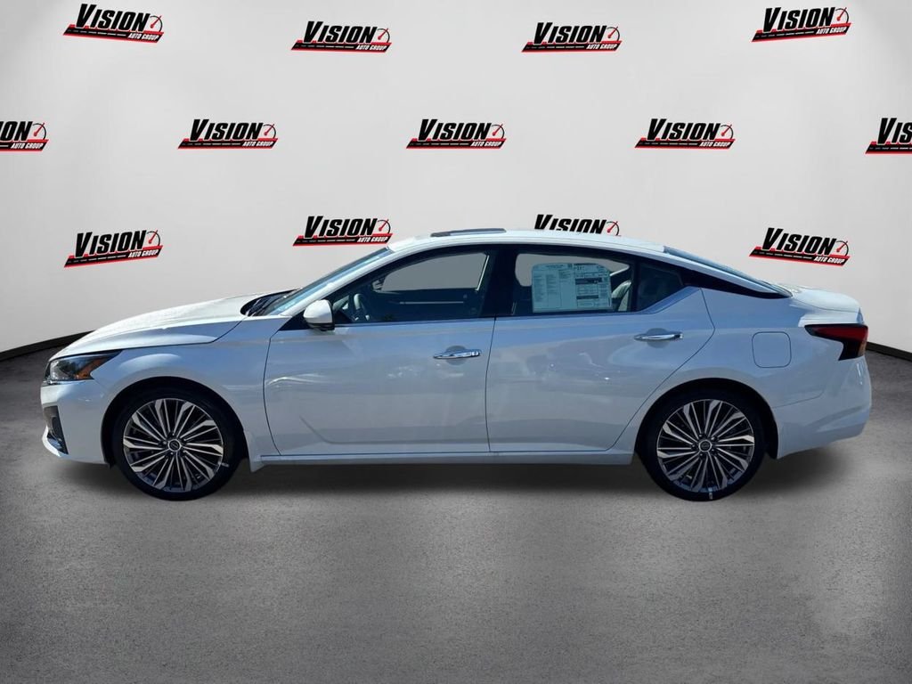 2025 Nissan Altima SL - Photo 8