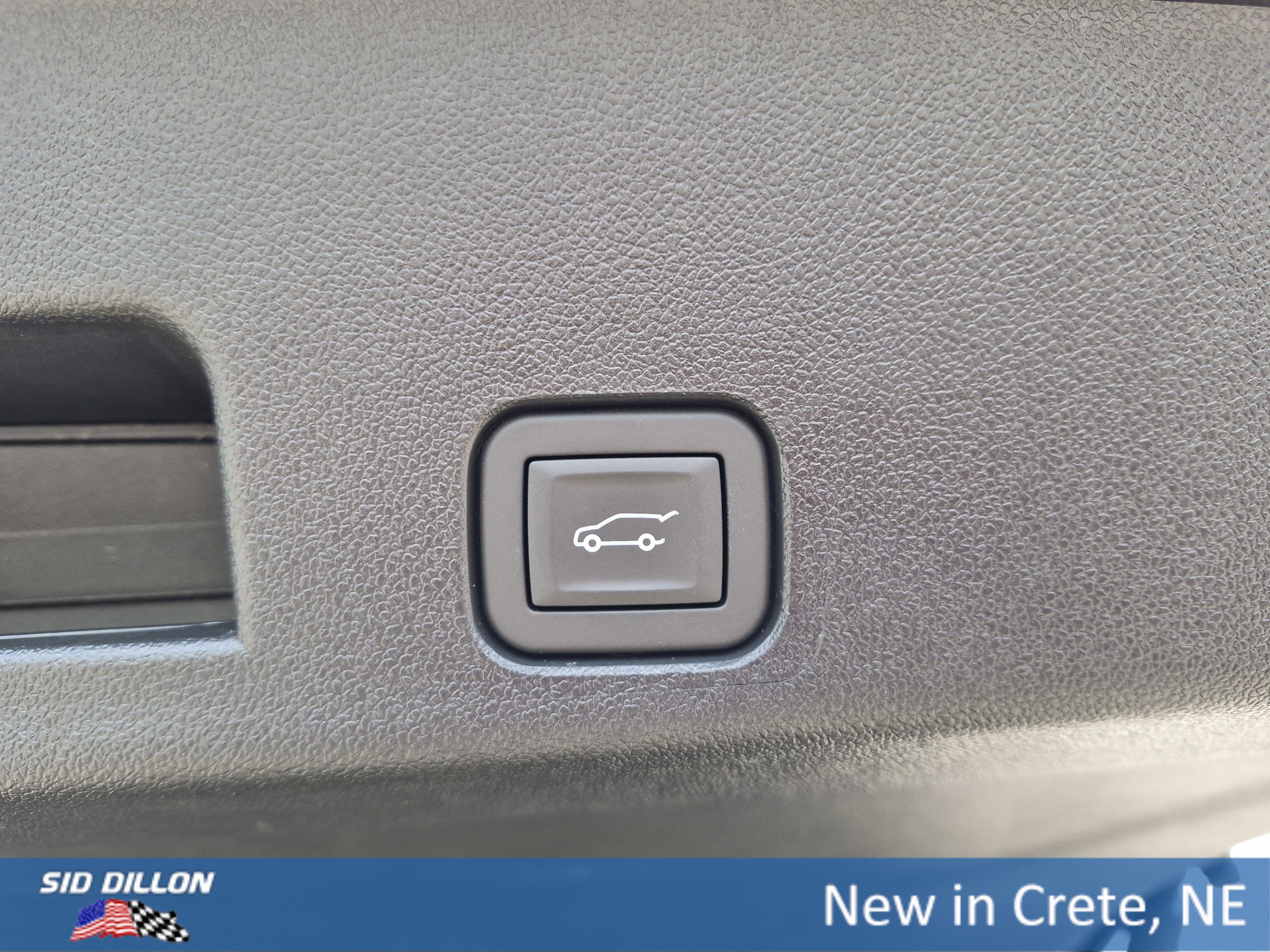 New 2026 Mosaic Black Metallic Chevrolet High Country image 19