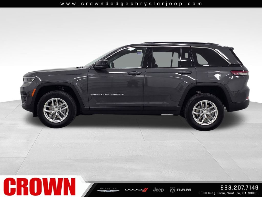 New 2026 Baltic Gray Metallic Clear-Coat Exterior Paint Jeep Laredo image 8