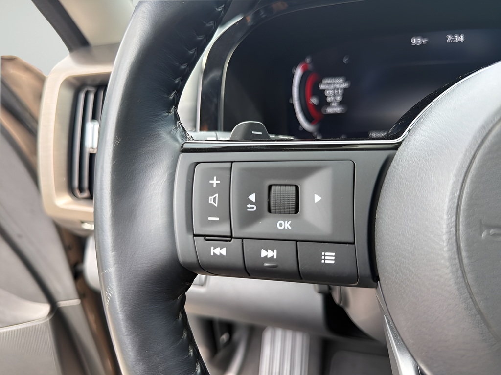Certified Used 2023 Beige Nissan Platinum image 33