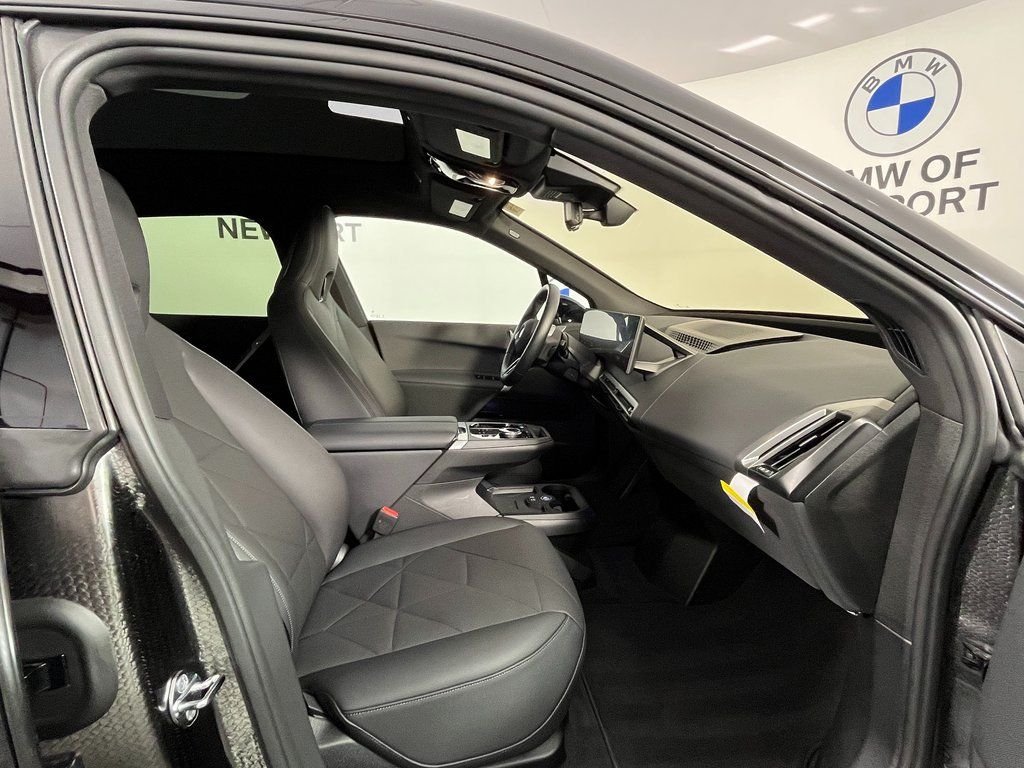 Used 2025 Black BMW xDrive50 image 23