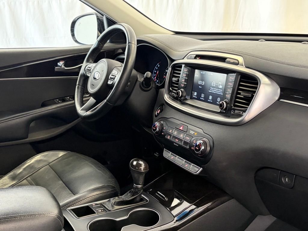 Used 2017 Platinum Graphite Kia EX image 18
