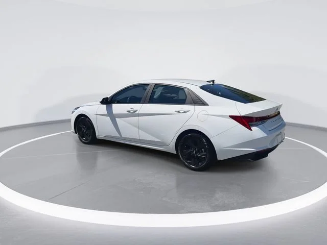 Used 2023 White Hyundai Blue image 6