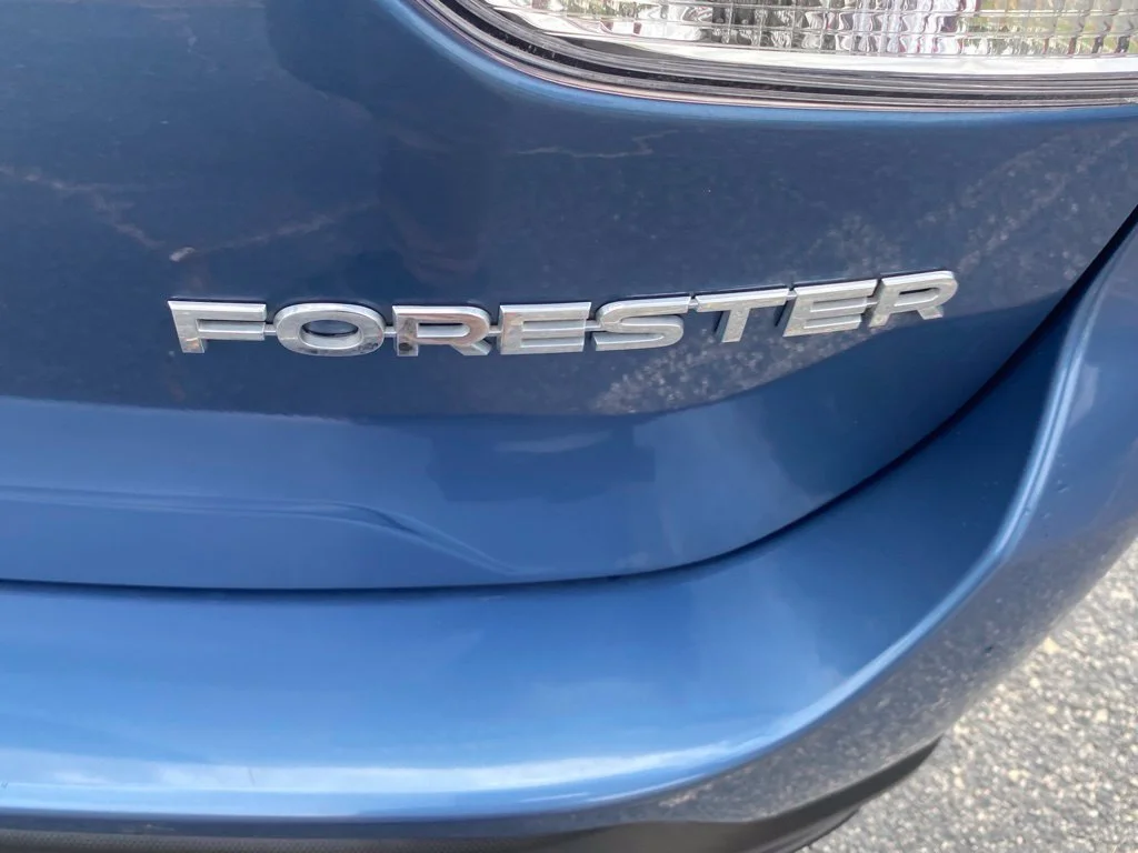 Used 2020 Blue Subaru Base image 15