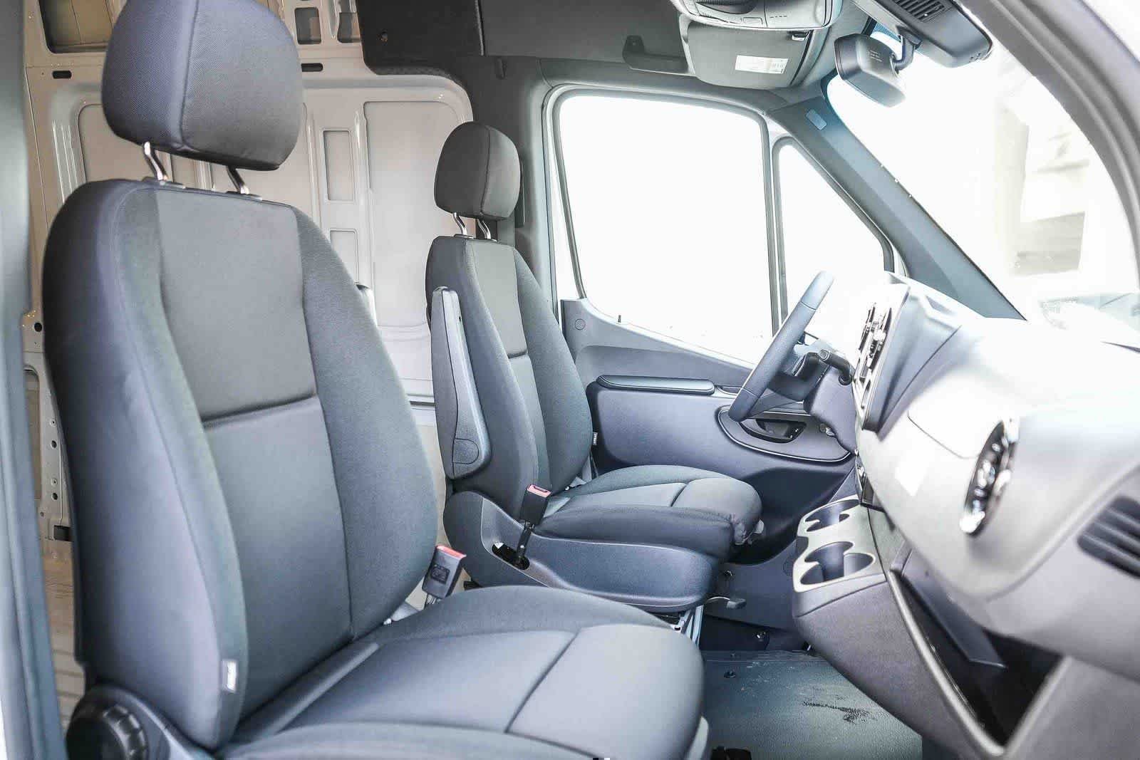 New 2026 Arctic White Mercedes-Benz Cargo 170WB High Roof RWD 2.0L I4 Diesel Turbo SO image 15