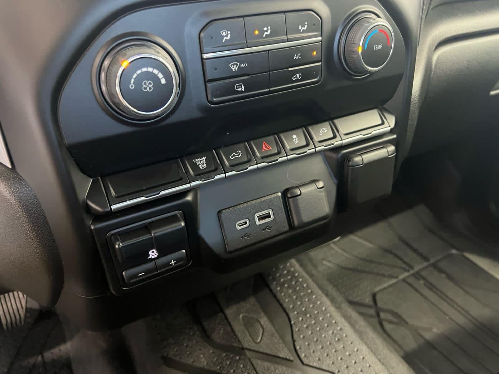 Used 2022 Summit White Chevrolet LT image 20