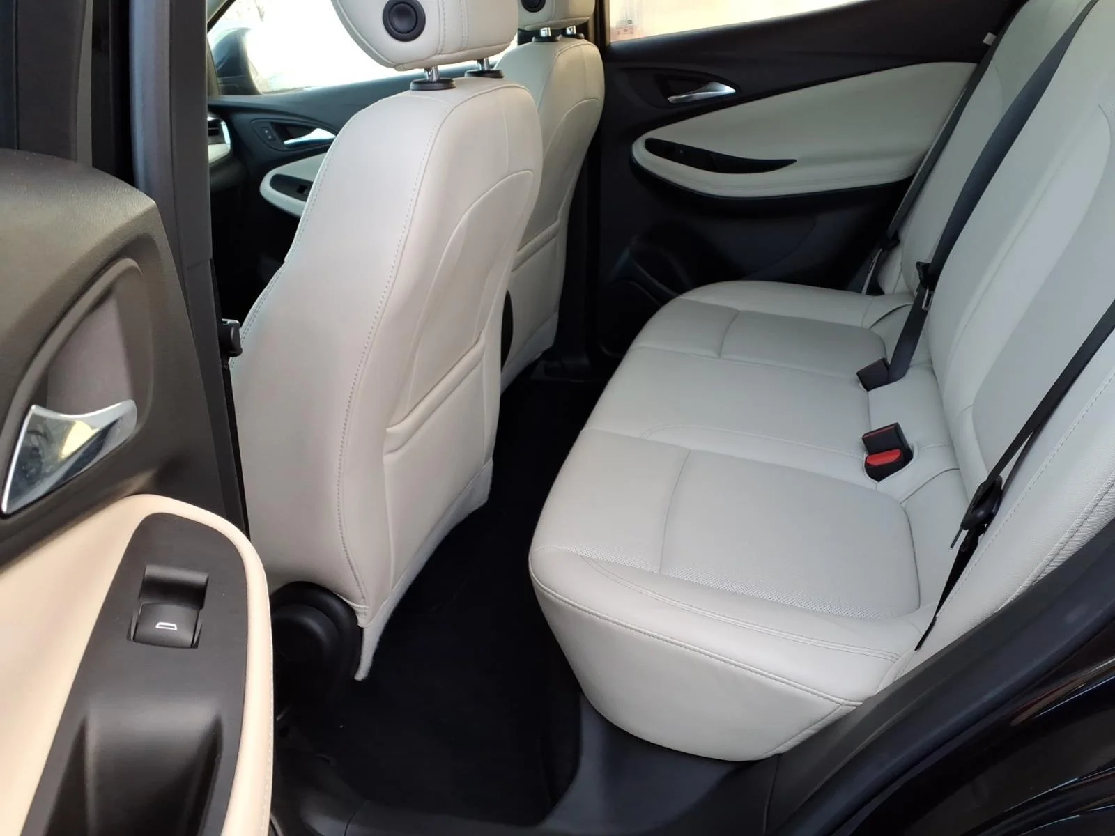 Used 2024 Ebony Buick Sport Touring image 5