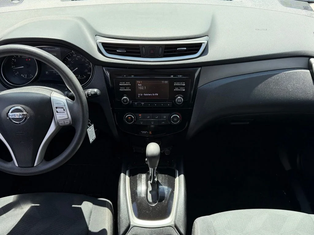 Used 2016 Gray Nissan S image 10
