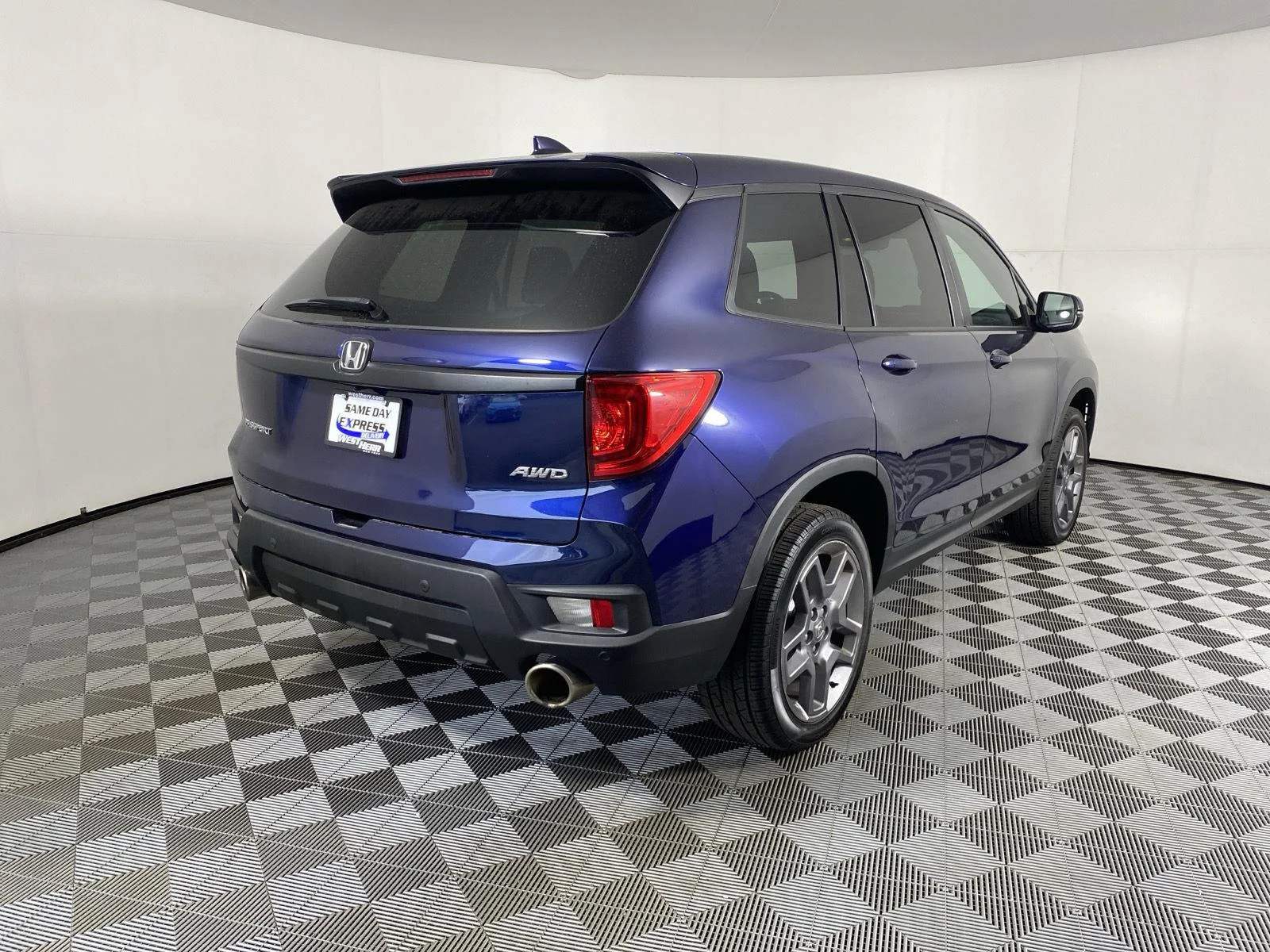 Used 2023 Obsidian Blue Pearl Honda EX-L image 9