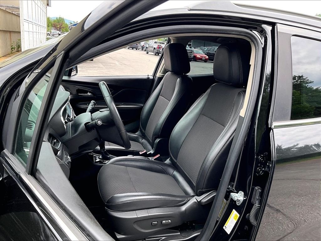 Used 2020 Black Buick Preferred image 10