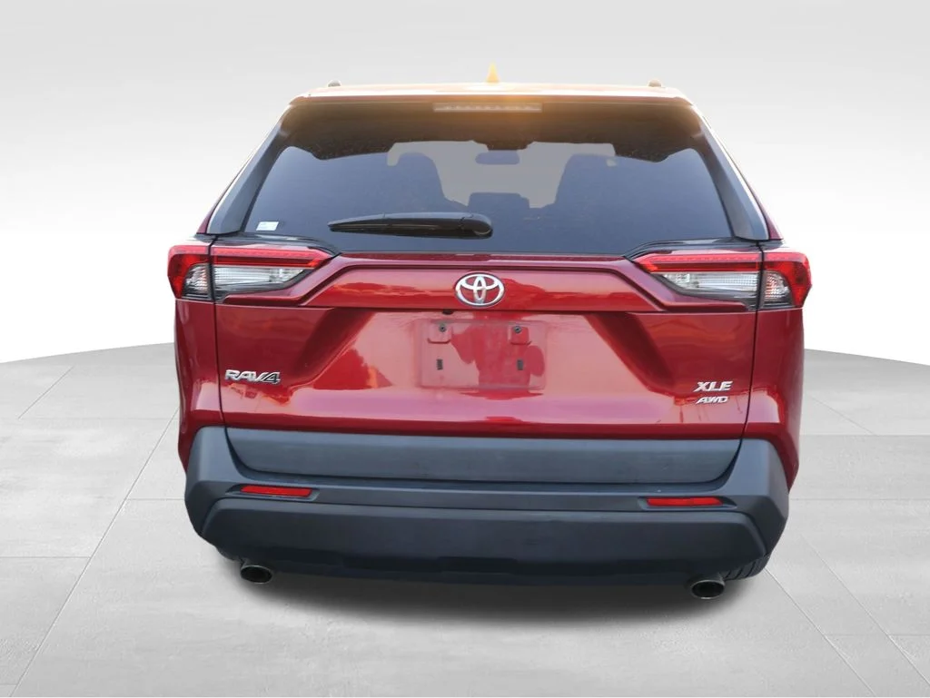 Used 2021 Red Toyota XLE image 16