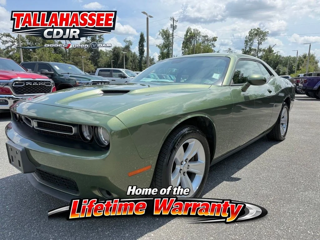 Used 2023 Green Dodge SXT image 7