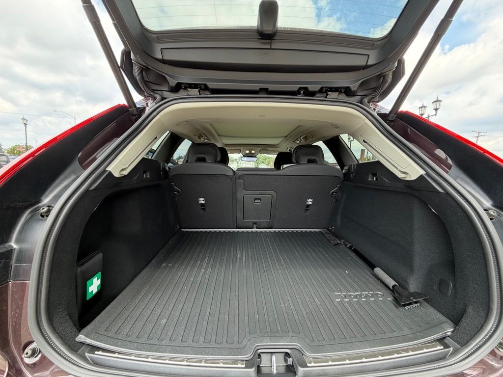 2026 Volvo XC60 Plus - Photo 14