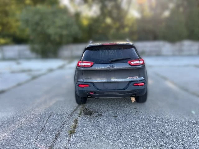 Used 2016 Gray Jeep Trailhawk image 12