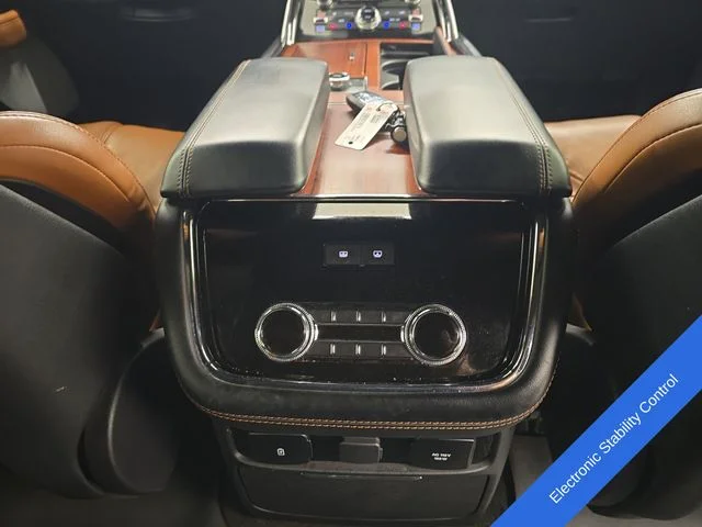 Used 2020 Black Lincoln Reserve image 16
