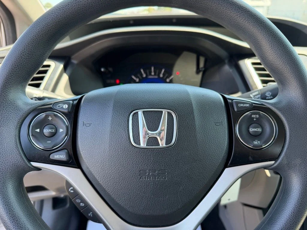 Used 2013  Honda LX image 14