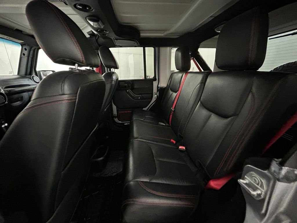 Used 2017 Silver Jeep Unlimited Rubicon Recon image 19