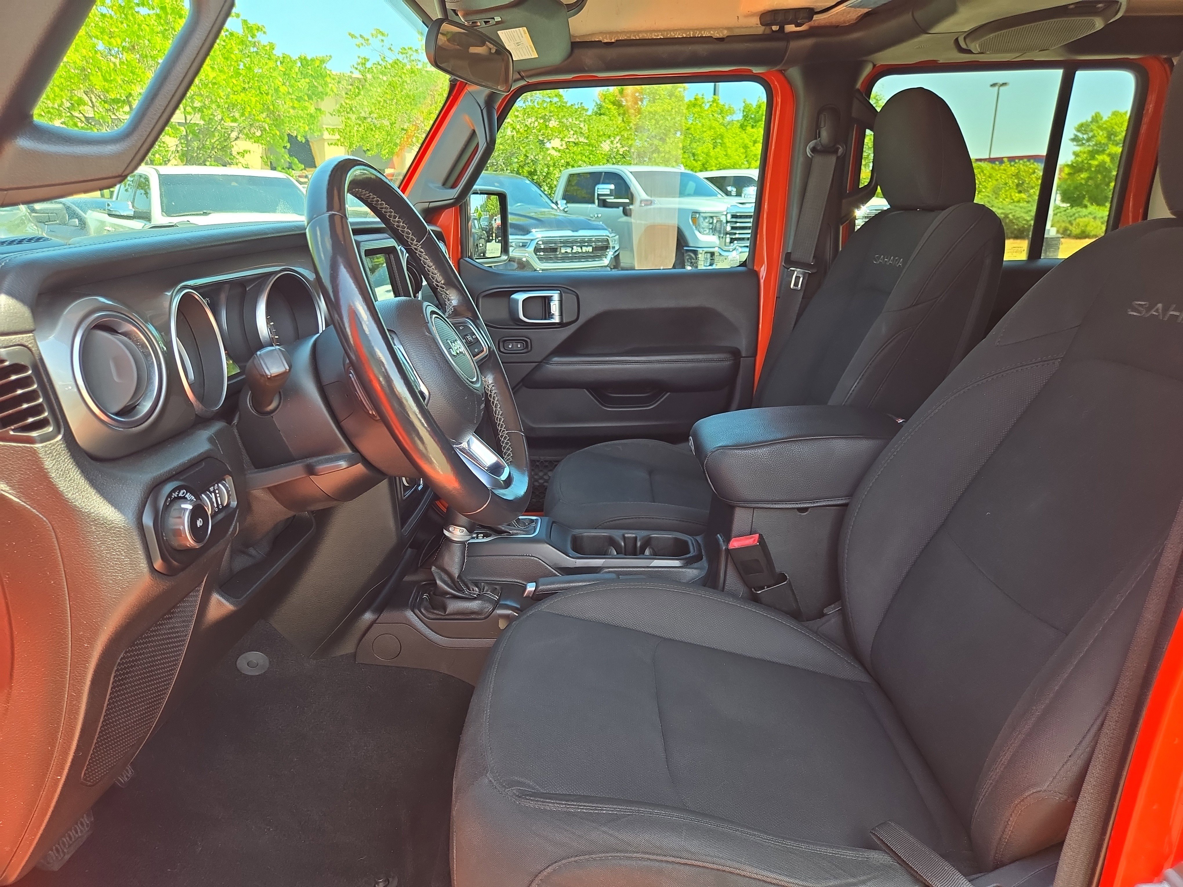Used 2020 Punkn Metallic Clearcoat Jeep Sahara image 24