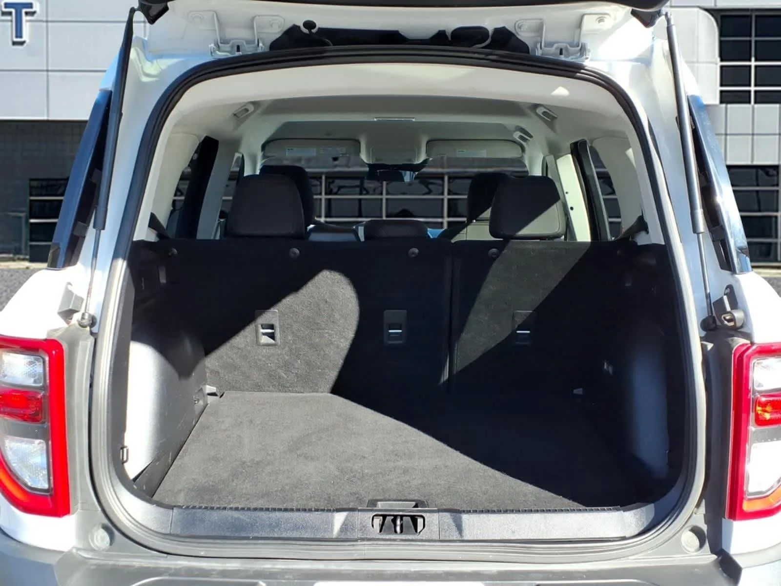 Used 2025 Oxford White Ford Big Bend image 7