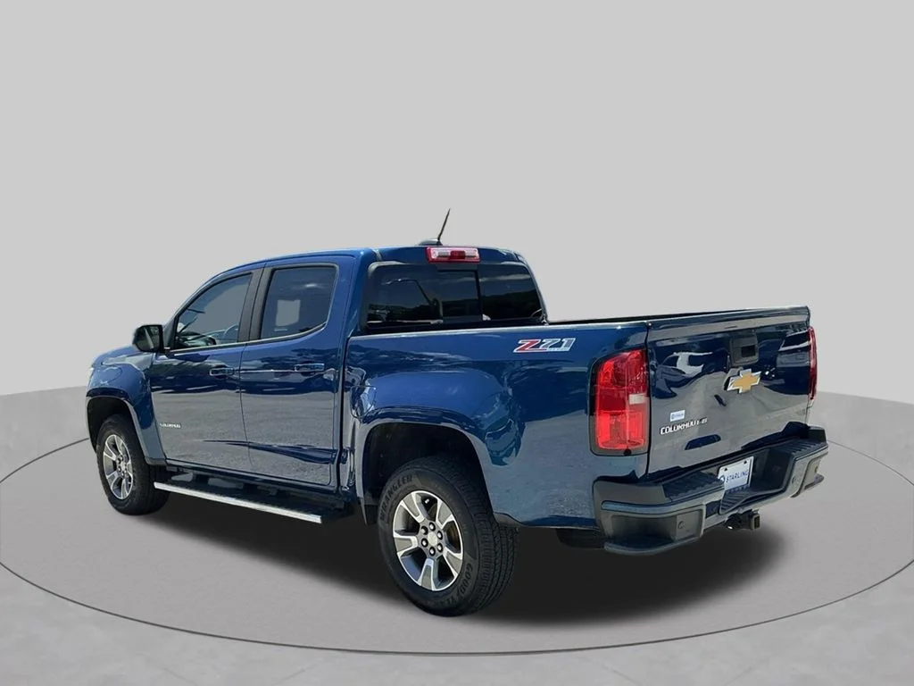 Used 2019 Blue Chevrolet Z71 image 4