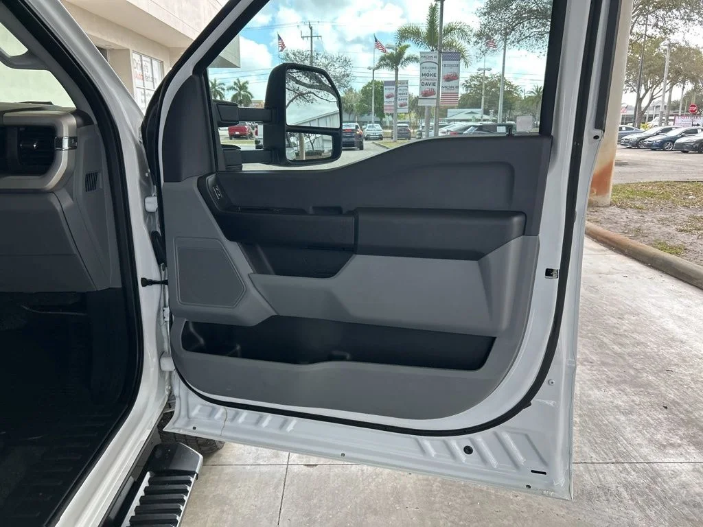 Used 2024 White Ford XL image 27