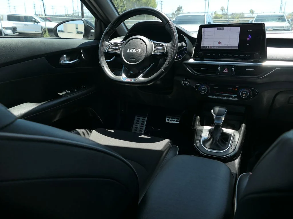 Used 2023 Snow White Pearl Kia GT-Line image 23