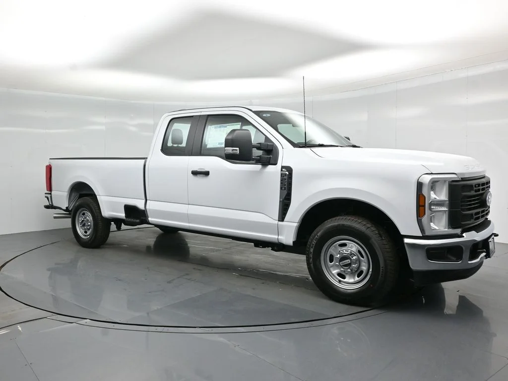 New 2026 Oxford White Ford XL image 19