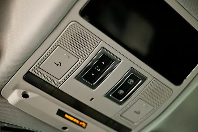 2025 Land Rover Defender S - Photo 44
