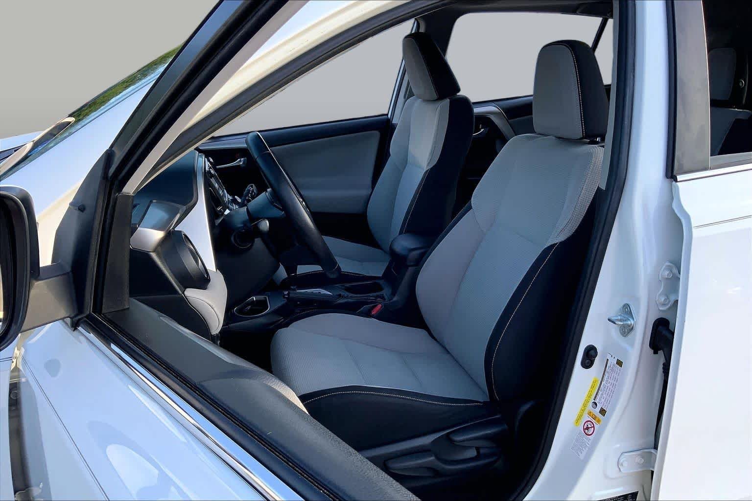 Used 2016 Super White Toyota XLE image 7