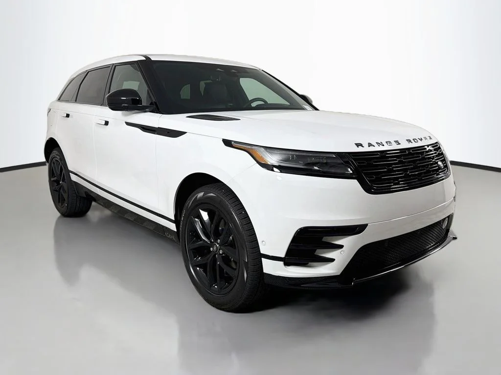 New 2026 Fuji White Land Rover P250 Base image 3