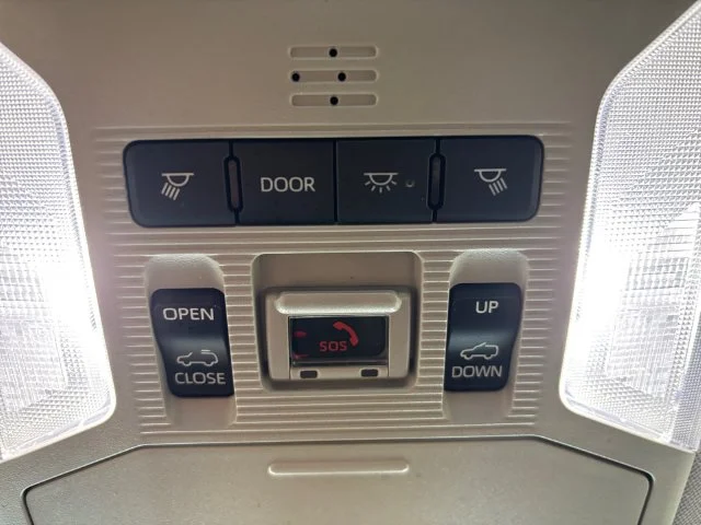 Used 2024 Silver Toyota XLE image 21