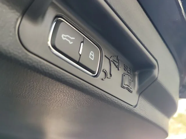 New 2027 Black Metallic Ford Active image 9