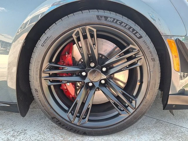 Used 2019 Gray Chevrolet ZL1 image 8