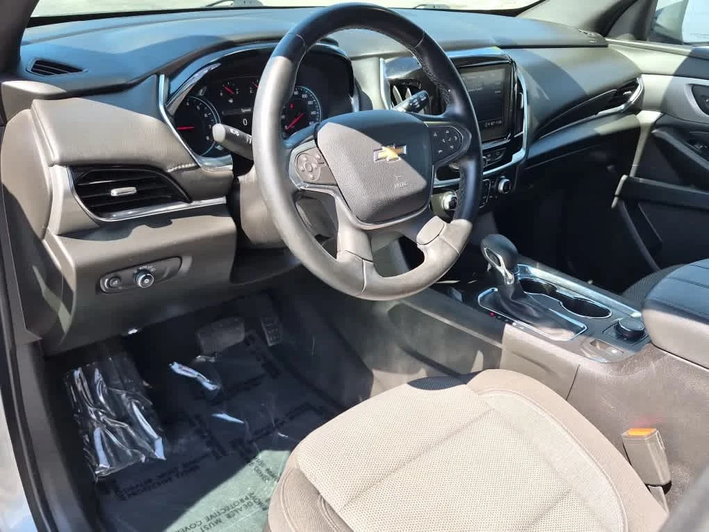 Used 2023 Sterling Gray Metallic Chevrolet LT Cloth image 13