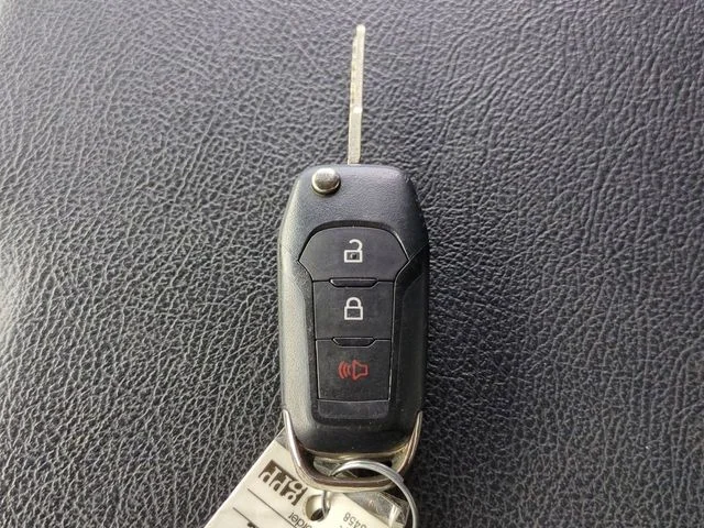 Used 2020 White Ford XLT image 25
