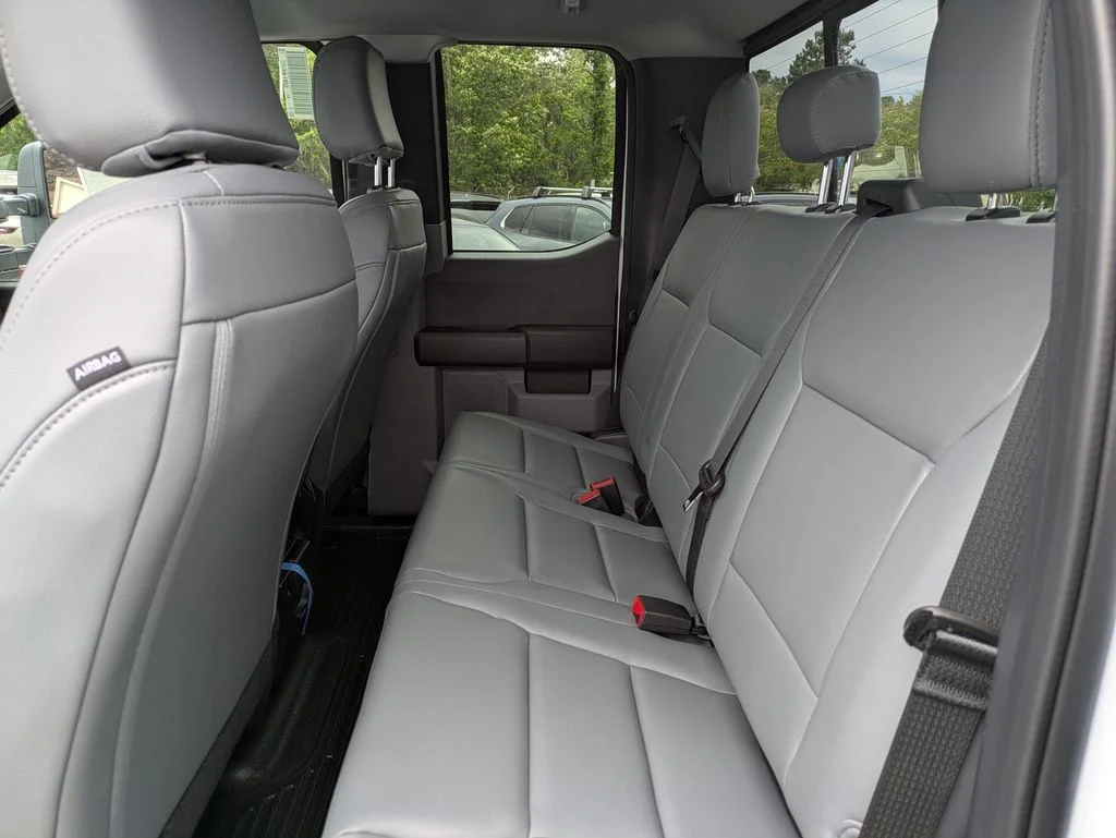 New 2026 Oxford White Ford XL image 14