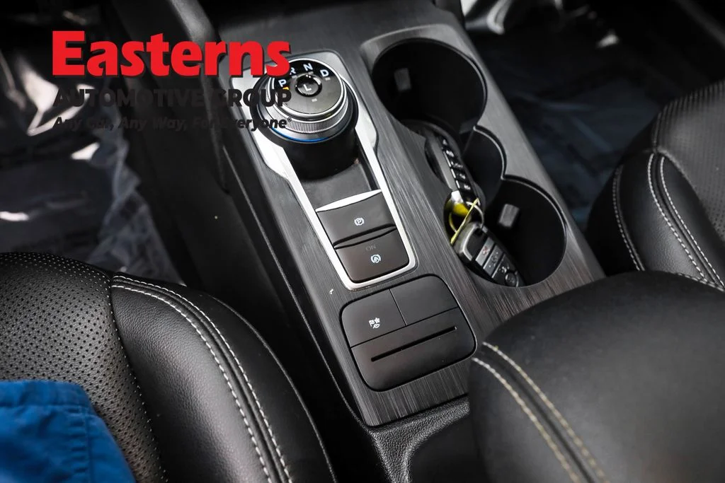Used 2021 Blue Ford SEL image 13