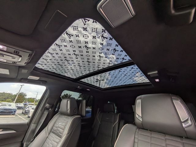 Used 2025 White Cadillac V-Series image 22