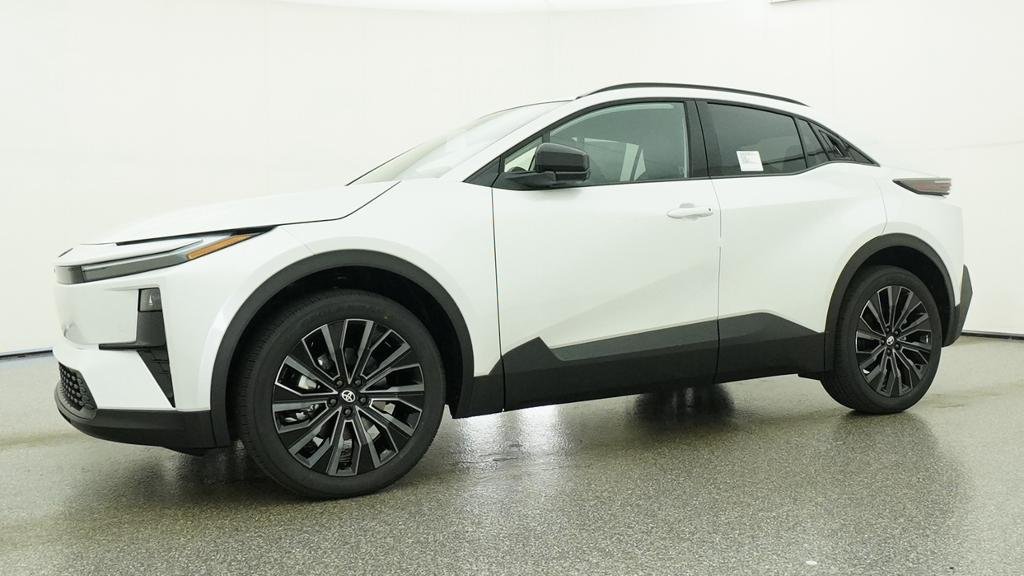 New 2026 Wind Chill Pearl Toyota XSE image 4