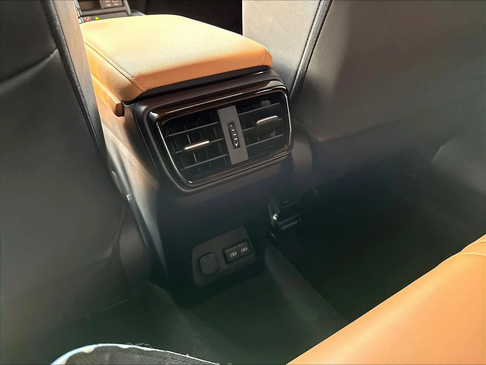 Used 2022 NORI GREEN PEARL Lexus  image 12