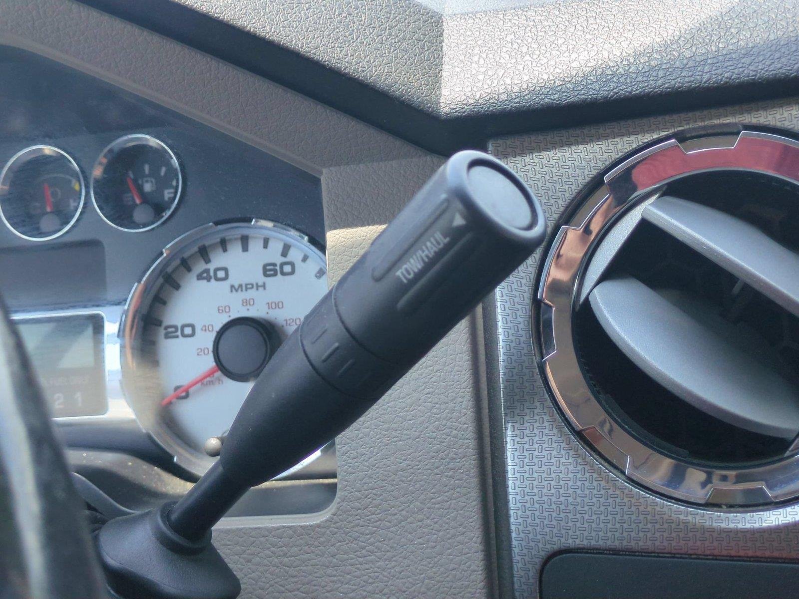Used 2008 Silver Clearcoat Metallic Ford FX4 image 28