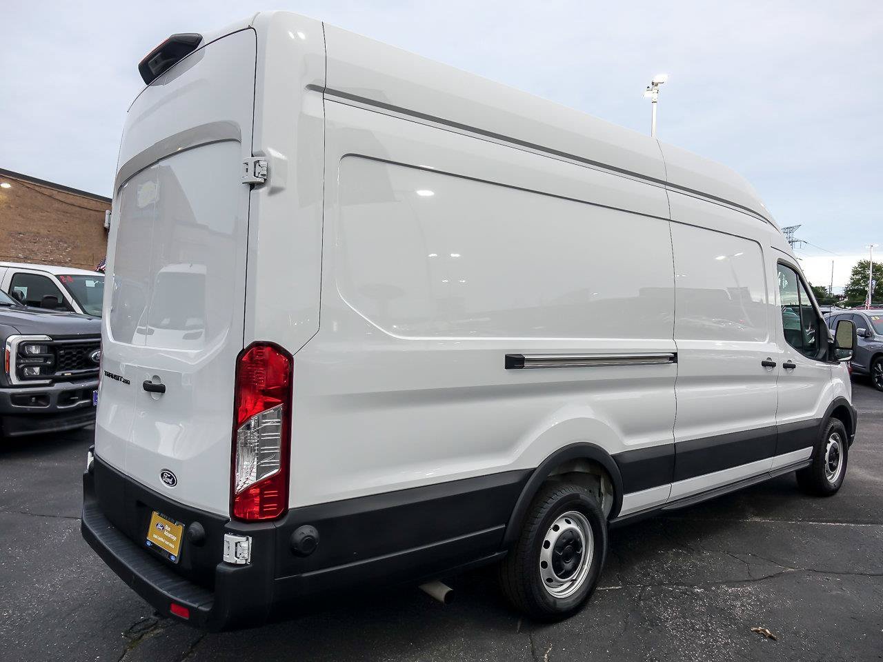 Used 2026 Oxford White Ford Base image 10